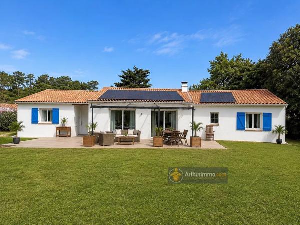 Vente                                                      Maison
                        
                     6 pièces                      163 m2                     à Saint-Jean-de-Monts