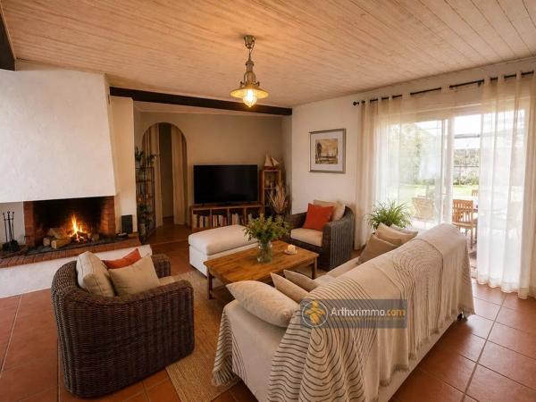 Vente                                                      Maison
                        
                     6 pièces                      163 m2                     à Saint-Jean-de-Monts