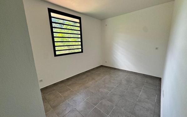 Maison à louer    3 pièces •  Saint-Laurent-du-Maroni