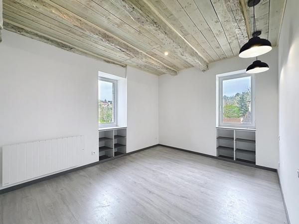 Maison en Pierre entièrement rénovée à neuf  avec dépendances et jardin sur Arcambal