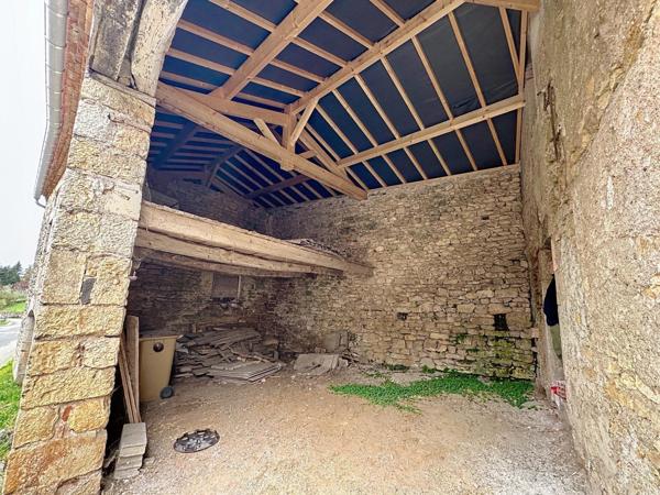 Maison en Pierre entièrement rénovée à neuf  avec dépendances et jardin sur Arcambal