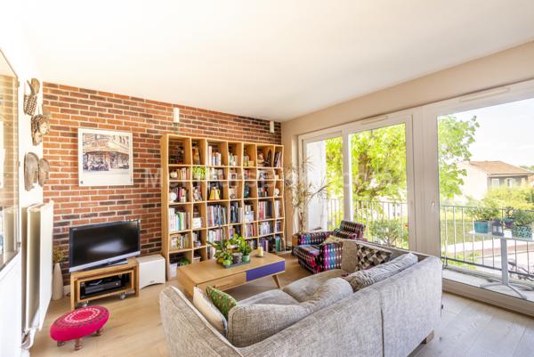 Appartement familial, lumineux, 3 chambres avec balcons, vues et ravissant jardin commun.