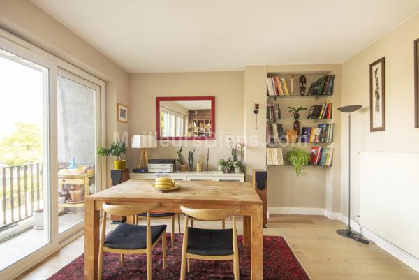 Appartement familial, lumineux, 3 chambres avec balcons, vues et ravissant jardin commun.