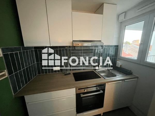 Location Appartement meublé 2 pièces 29.07 m² - ANGLE RUE PUYSEGUR / 23 RUE DUBOURDIEU Bordeaux 33000