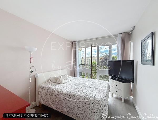 Appartement 2 chambres, loggia, balcon, cave, parking, piscine