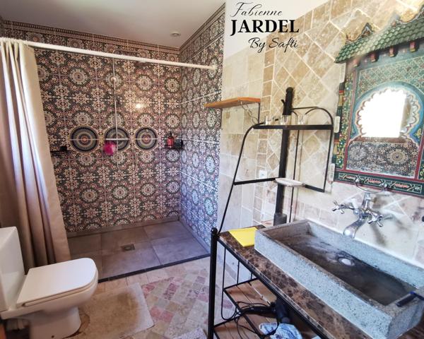 VILLA SPACIEUSE 4 CH - PISCINE - ENVIRONNEMENT CALME -