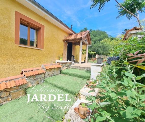 VILLA SPACIEUSE 4 CH - PISCINE - ENVIRONNEMENT CALME -