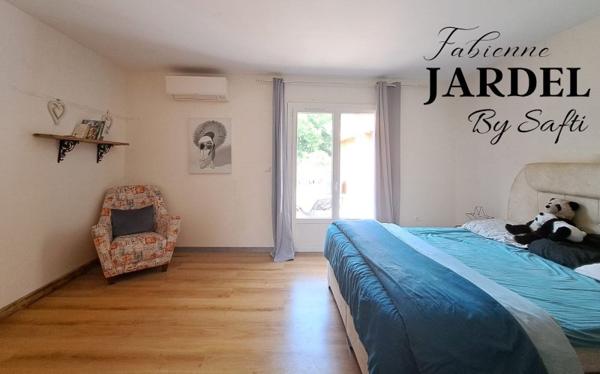 VILLA SPACIEUSE 4 CH - PISCINE - ENVIRONNEMENT CALME -