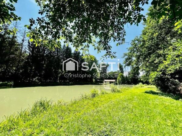 Etang avec cabanon de 25 m2