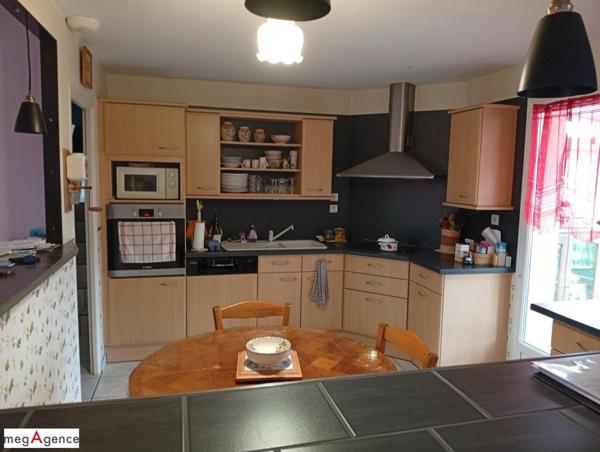 Maison à LE VERNET, 03200 - 7 pièces 148m²