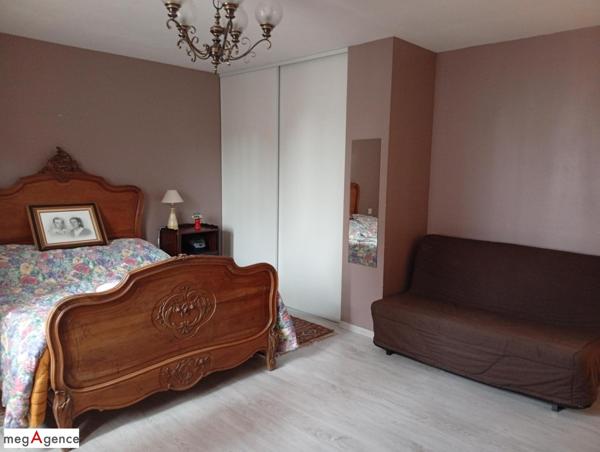 Maison à LE VERNET, 03200 - 7 pièces 148m²