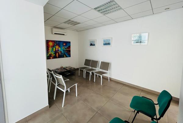 Bureaux à usage de cabinet médical - 98m2env. - Saint Cyprien