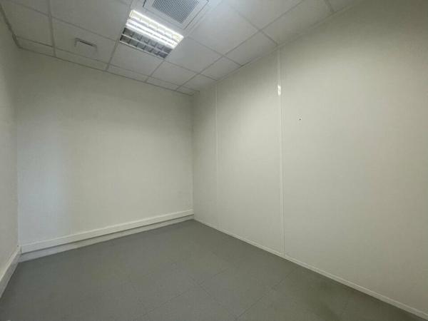 A LOUER - LE HAVRE - QUARTIER DES MAGASINS GENERAUX - BUREAUX - 132 m²