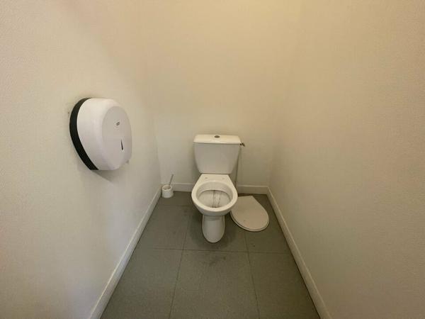 A LOUER - LE HAVRE - QUARTIER DES MAGASINS GENERAUX - BUREAUX - 132 m²