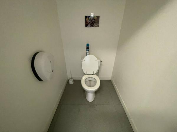 A LOUER - LE HAVRE - QUARTIER DES MAGASINS GENERAUX - BUREAUX - 132 m²
