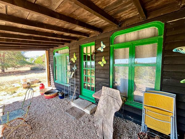 Maison individuelle avec 2,5 hectares, grange, Millac