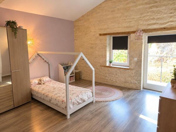 Belle maison en pierre entièrement rénovée