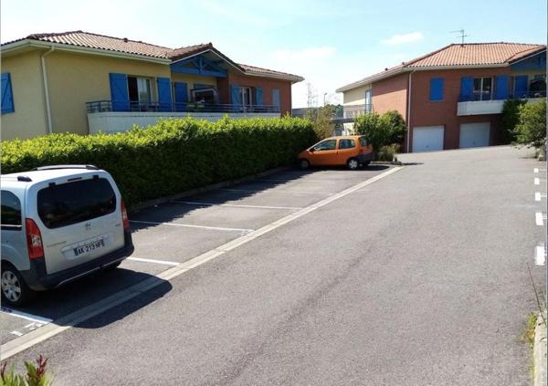 Parking aérien en copropriété Pouvourville