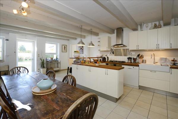 Maison à vendre |  Puymoyen |  8 pièces | 158 m²