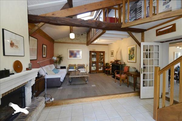 Maison à vendre |  Puymoyen |  8 pièces | 158 m²