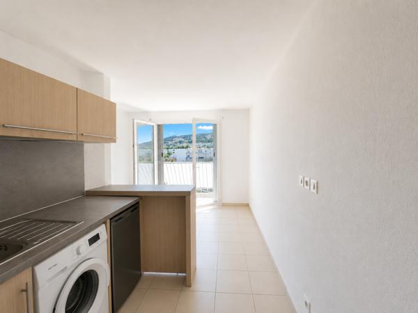 Appartement
         1 pièce
        - 33 m² 129 900 € *