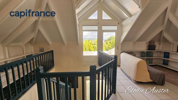 Villa T6 pièces Piscine et Grand jardin arboré  BAIE MAHAULT (971)