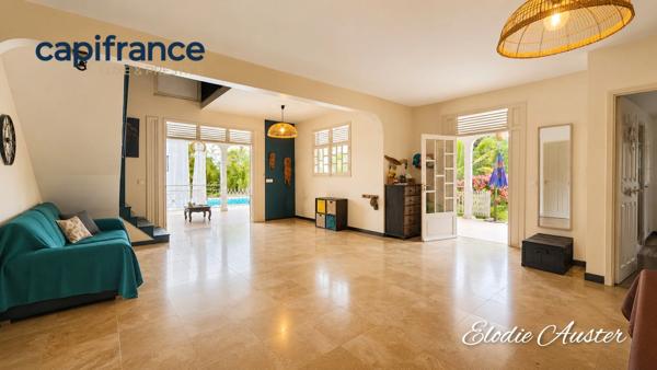 Villa T6 pièces Piscine et Grand jardin arboré  BAIE MAHAULT (971)