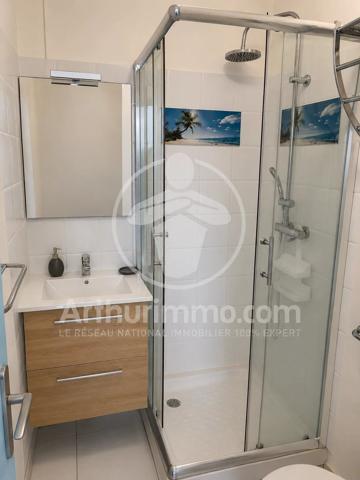 Vente                                                      Appartement
                        
                     3 pièces                      33 m2                     à Les Trois-Îlets