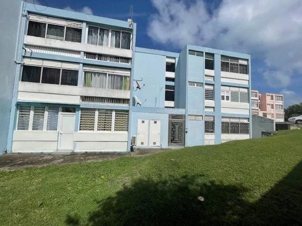 Vente                                                      Appartement
                        
                     3 pièces                      33 m2                     à Les Trois-Îlets