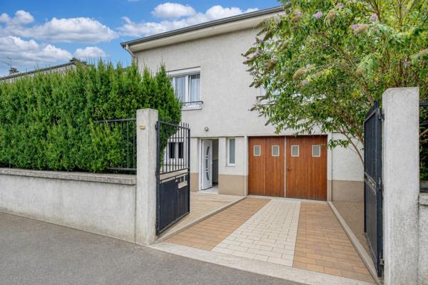 Maison
         6 pièces
        - 116 m² 299 000 € *