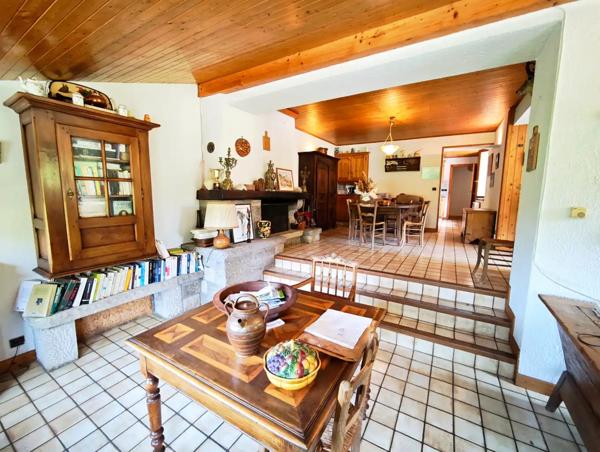 FAVERGES. MAISON MITOYENNE AVEC TERRAIN DE 650M²