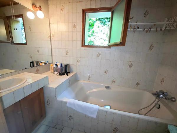 FAVERGES. MAISON MITOYENNE AVEC TERRAIN DE 650M²