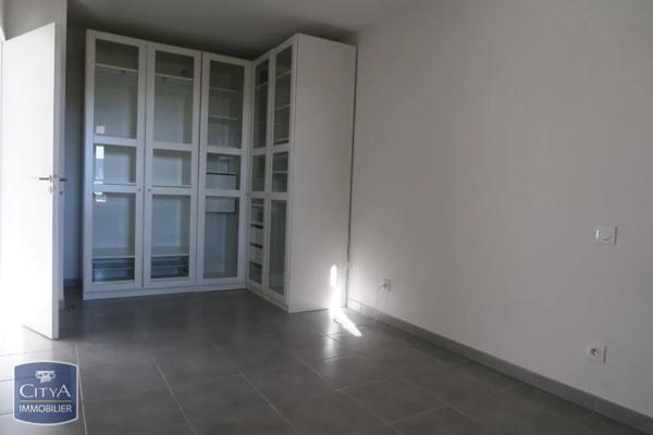 Appartement à louer 3 pièces 61.04m² Frontignan (34110)