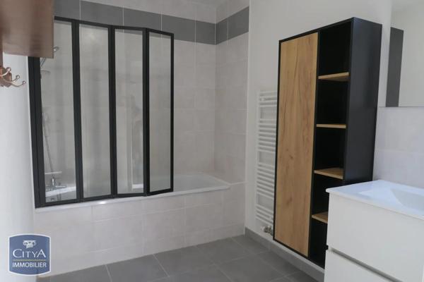 Appartement à louer 3 pièces 61.04m² Frontignan (34110)