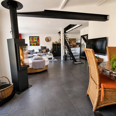 Taussat-les-Bains – Maison contemporaine rénovée avec terrasse, vue boisée et aperçu Bassin