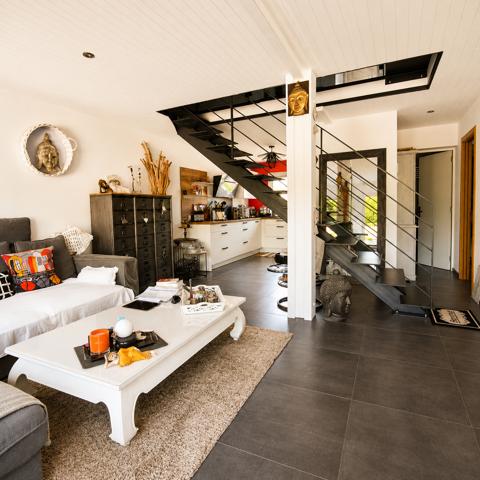 Taussat-les-Bains – Maison contemporaine rénovée avec terrasse, vue boisée et aperçu Bassin