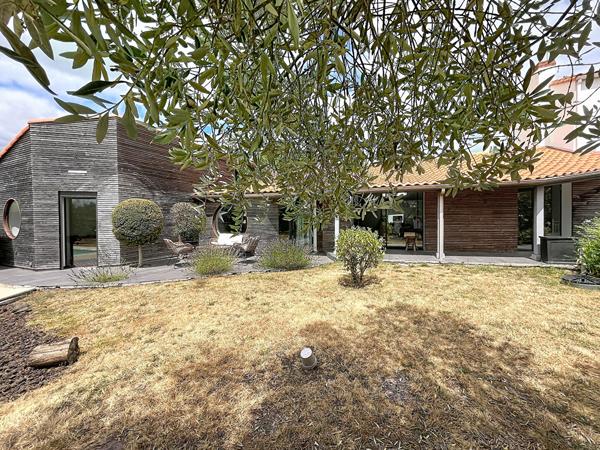 Maison familiale de caractère avec piscine, Secteur prisé de Vertou