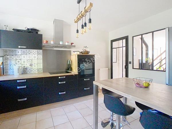 À vendre Montreuil-Juigné - Maison familiale 4 chambres avec bureau, véranda et garage - jardin