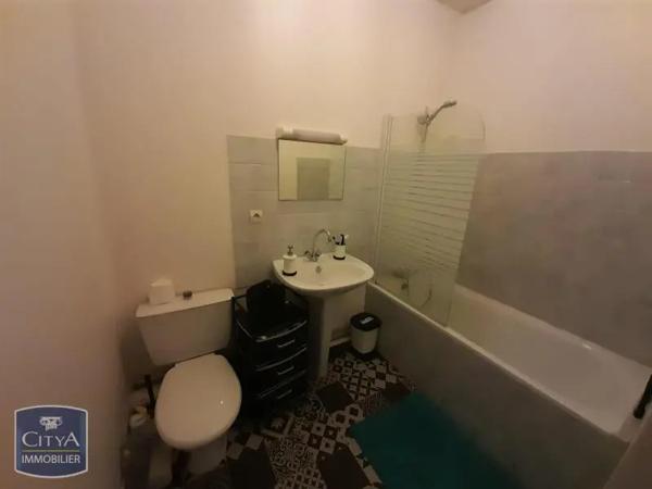 Appartement à louer 2 pièces 40.3m² Laval (53000)