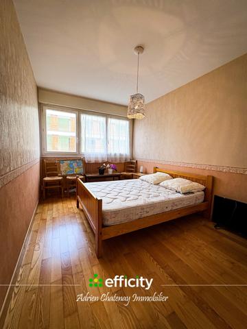 Appartement
         4 pièces
        - 79 m² 178 500 € *