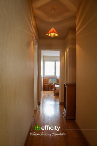 Appartement
         4 pièces
        - 79 m² 178 500 € *
