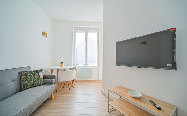 Appartement à louer    2 pièces • 28,61 m2 Paris 18