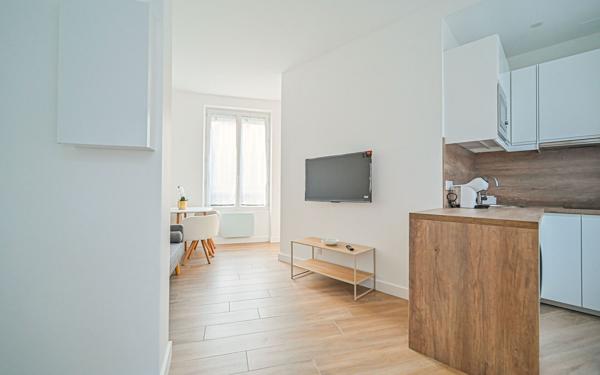 Appartement à louer    2 pièces • 28,61 m2 Paris 18