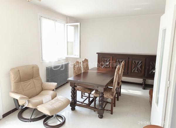 🚨 URGENT –  FORT POTENTIEL , OPPORTUNITÉ RARE À L'UNION (SAINT-CAPRAIS) 🚨

🔥 Villa 7 pièces + studio indépendant – 107.87 m² surface habitable  – Fort potentiel 🔥

📍 Quartier prisé • Calme • Proche Toulouse et commodités

🏡 Maison orientée Nord/Sud sur un terrain de 330 m² avec jardin arboré 🌿 et grand garage de 31 m².

✨ Le vrai plus ? Une maison qui s'adapte à votre projet de vie !
💡 Projetez-vous :
• Créez une suite parentale avec dressing et salle d'eau privative en reliant l'appartement à la maison.
• Conservez les 3 chambres à l'étage pour les enfants, avec leur propre salle de bain.
• Aménagez une 4ᵉ chambre au rez-de-chaussée pour recevoir, télétravailler ou anticiper l'avenir.
• Préservez l'indépendance du studio pour un revenu locatif, une profession libérale ou pour accueillir vos proches.

⭐ Ses atouts :
✅ Quartier très recherché de Saint-Caprais
✅ Fort potentiel de valorisation après rénovation 🔨
✅ Multiples possibilités d'aménagement
✅ Maison lumineuse et évolutive
✅ Environnement calme et résidentiel 🌳

💰 Prix : 279 000 €

⚡ Un bien rare qui ne demande qu'à révéler tout son potentiel. Venez imaginer la maison qui vous ressemble !

📞 Contactez nous rapidement pour une visite.