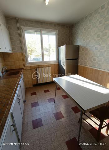 🚨 URGENT –  FORT POTENTIEL , OPPORTUNITÉ RARE À L'UNION (SAINT-CAPRAIS) 🚨

🔥 Villa 7 pièces + studio indépendant – 107.87 m² surface habitable  – Fort potentiel 🔥

📍 Quartier prisé • Calme • Proche Toulouse et commodités

🏡 Maison orientée Nord/Sud sur un terrain de 330 m² avec jardin arboré 🌿 et grand garage de 31 m².

✨ Le vrai plus ? Une maison qui s'adapte à votre projet de vie !
💡 Projetez-vous :
• Créez une suite parentale avec dressing et salle d'eau privative en reliant l'appartement à la maison.
• Conservez les 3 chambres à l'étage pour les enfants, avec leur propre salle de bain.
• Aménagez une 4ᵉ chambre au rez-de-chaussée pour recevoir, télétravailler ou anticiper l'avenir.
• Préservez l'indépendance du studio pour un revenu locatif, une profession libérale ou pour accueillir vos proches.

⭐ Ses atouts :
✅ Quartier très recherché de Saint-Caprais
✅ Fort potentiel de valorisation après rénovation 🔨
✅ Multiples possibilités d'aménagement
✅ Maison lumineuse et évolutive
✅ Environnement calme et résidentiel 🌳

💰 Prix : 279 000 €

⚡ Un bien rare qui ne demande qu'à révéler tout son potentiel. Venez imaginer la maison qui vous ressemble !

📞 Contactez nous rapidement pour une visite.