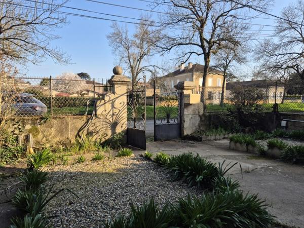 Maison 2 logements – jardin – 217 m² – idéal investisseur ou famille – CONDOM 32100