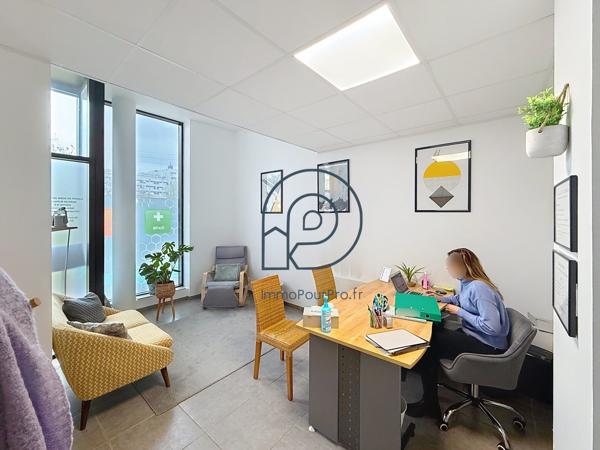 Capinghem – Ensemble paramédical 106 m² (4 cellules, 3 louées + 1 libre) | Idéal occupant-investisseur | À vendre