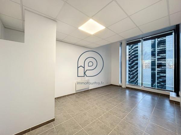 Capinghem – Ensemble paramédical 106 m² (4 cellules, 3 louées + 1 libre) | Idéal occupant-investisseur | À vendre