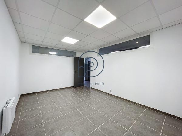 Capinghem – Ensemble paramédical 106 m² (4 cellules, 3 louées + 1 libre) | Idéal occupant-investisseur | À vendre