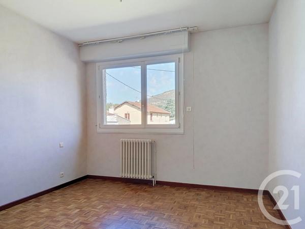 Appartement F3 à vendre  3 pièces - 82,70 m 2   FOIX  - 09